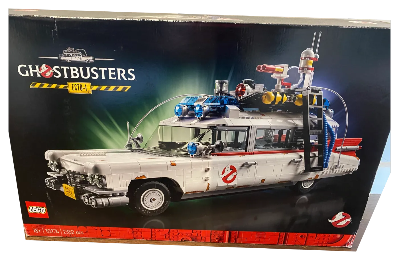 LEGO Ghostbusters ECTO-1 (10274) - ECTO-1 10274; 2,352 pieces - LEGO set